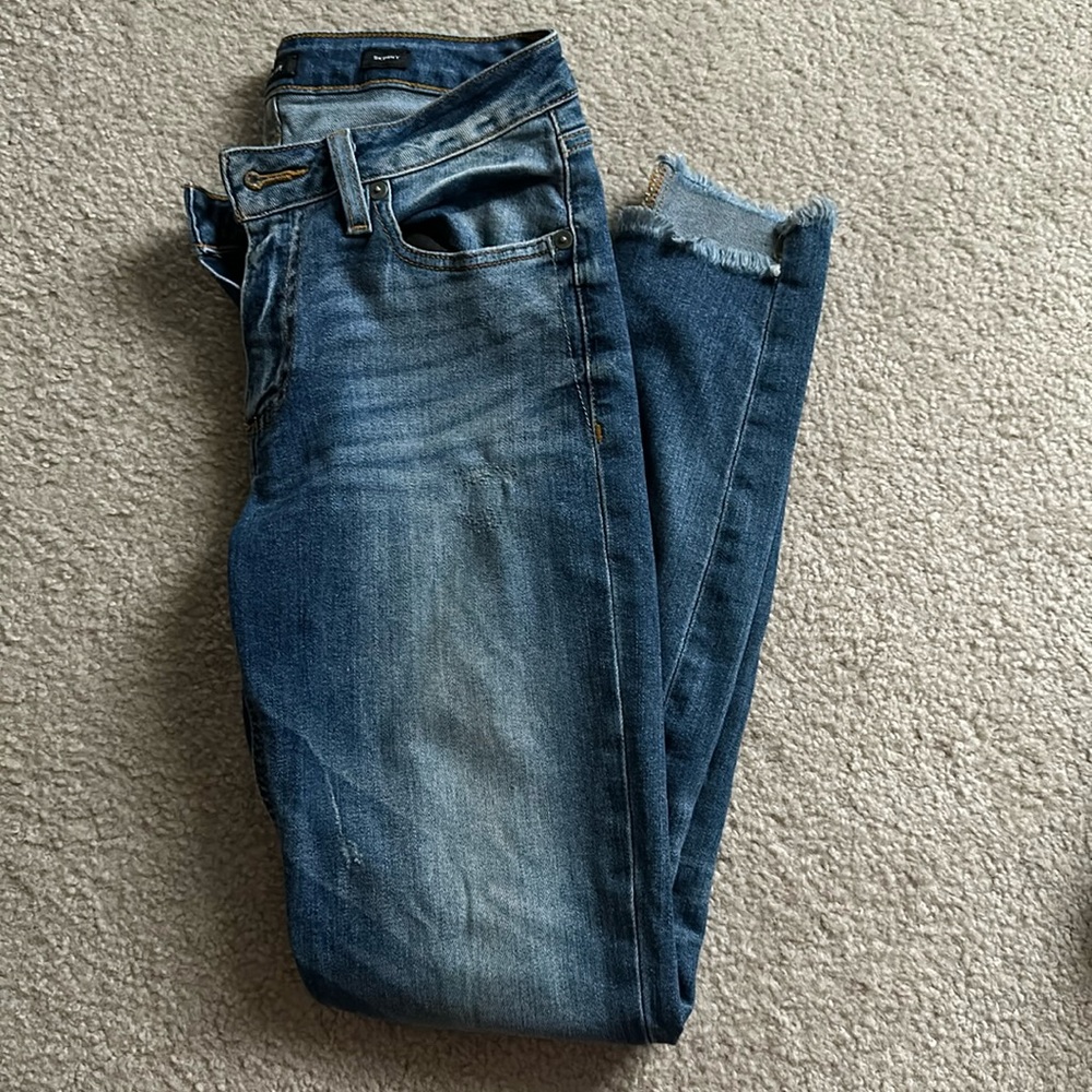 Miss Me mid rise skinny step hem denim. GREAT CONDITION size 27 29” inseam.